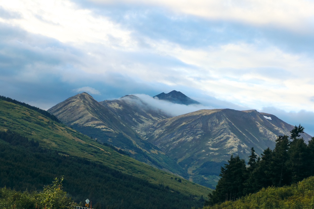 Anchorage -   Seward Road Trip - Roads and Destinations