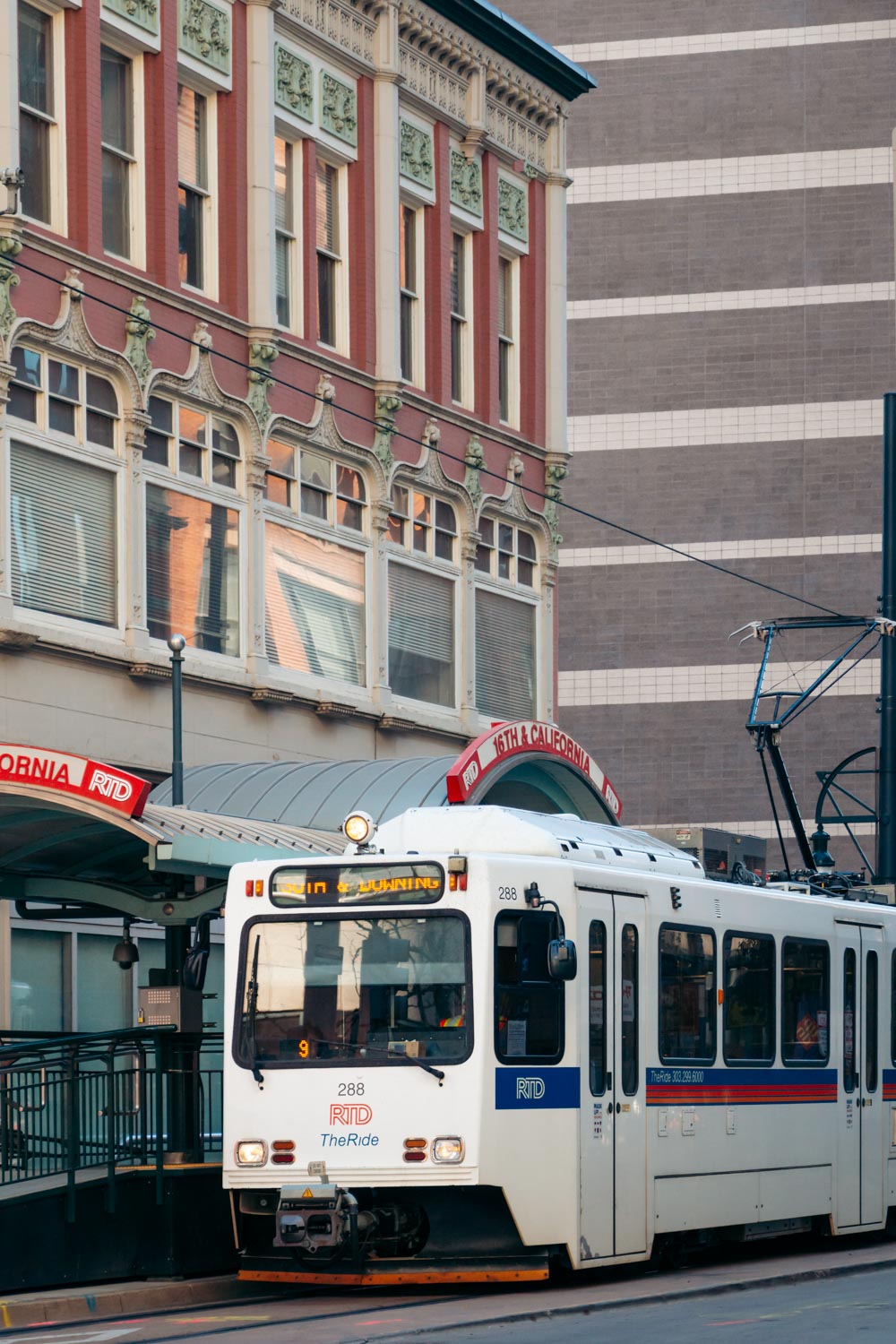 Highlights of Boulder and Denver in one day - Roads and Destinations