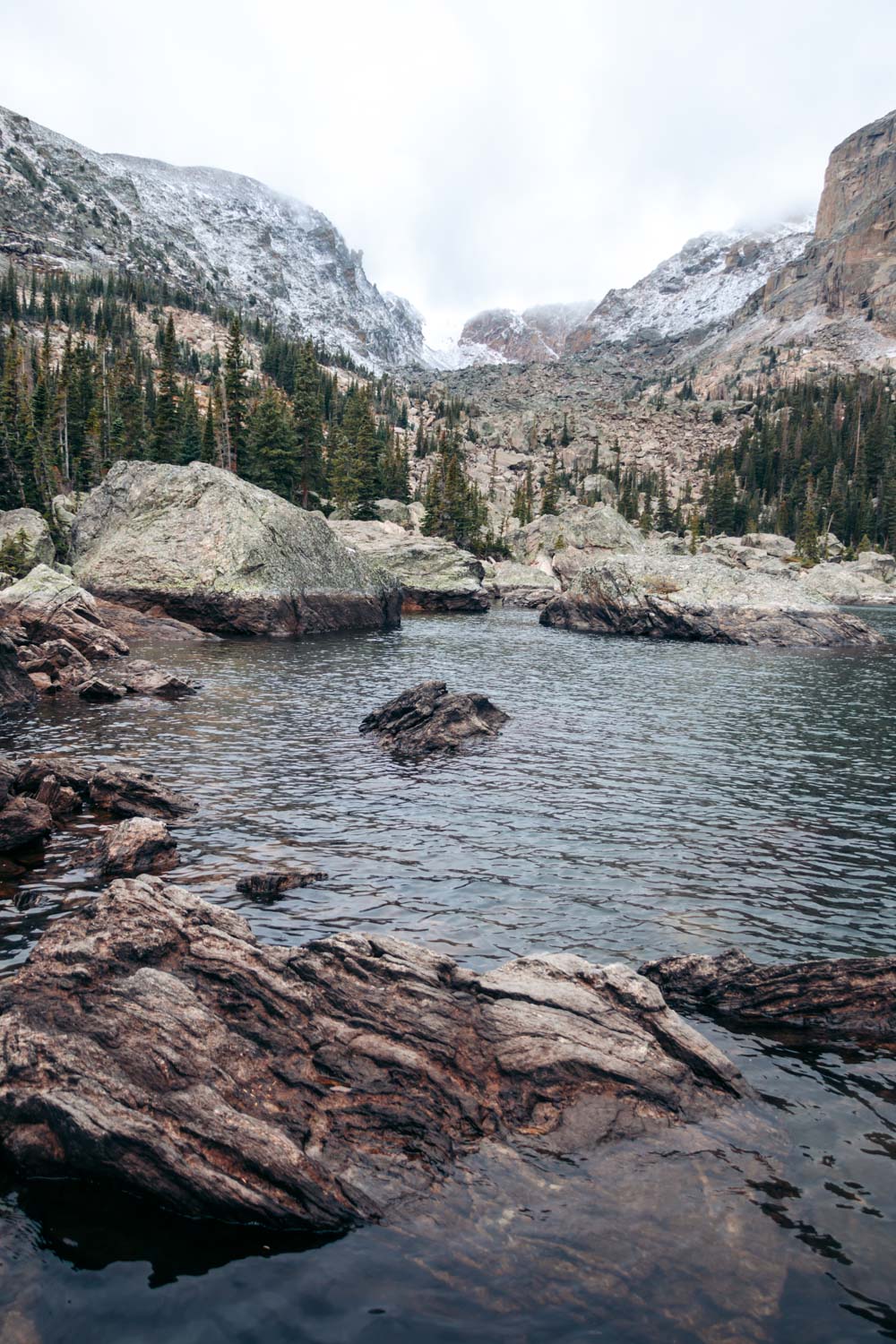 Lake Haiyaha Hike - Roads and Destinations