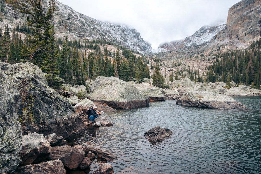 Lake Haiyaha Hike - Roads and Destinations