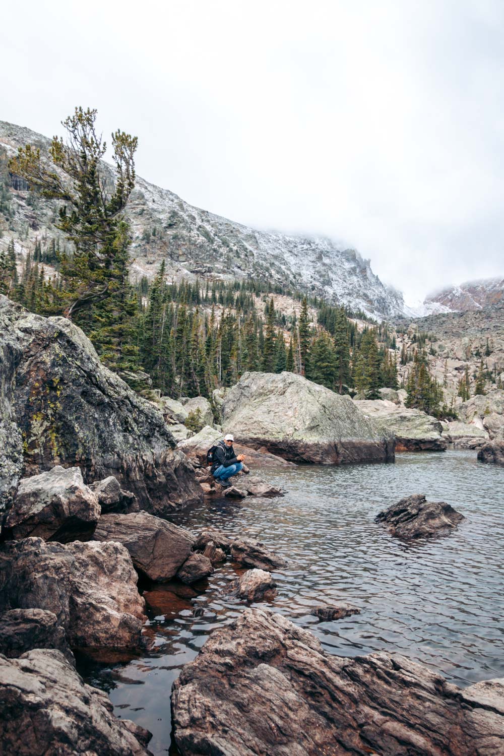 Lake Haiyaha Hike - Roads and Destinations