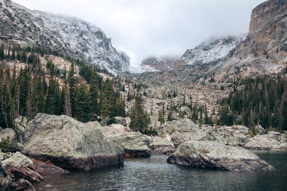 Lake Haiyaha Hike - Roads and Destinations