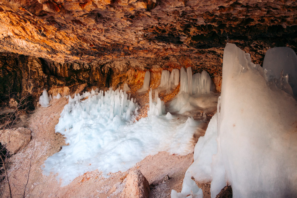 Mossy Cave Trail - - Roads and Destinations