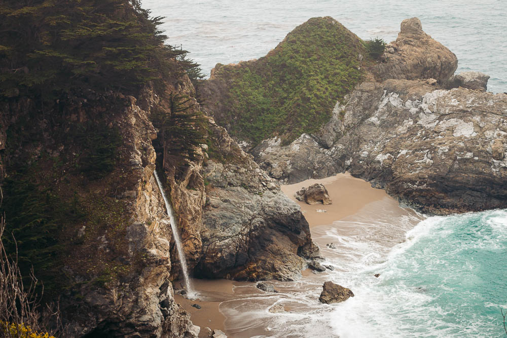 How to visit McWay Falls, Big Sur - Most Beautiful Waterfalls in California - Roads and Destinations