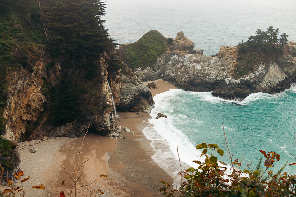 How to visit McWay Falls, Big Sur - Best Day Trips from Fresno - Roads and Destinations