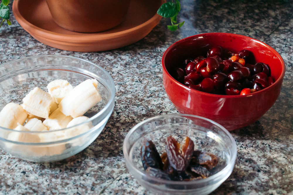 Cherry banana popsicles - - Roads and Destinations