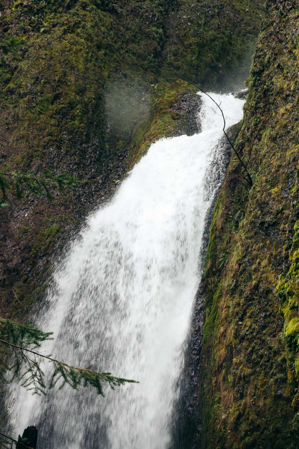 Wahkeena Falls - Roads and Destinations