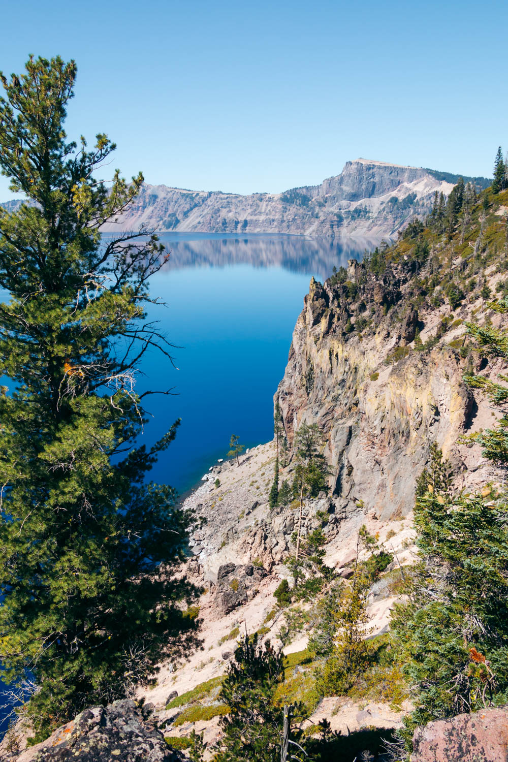 One day in Crater Lake - Roads and Destinations