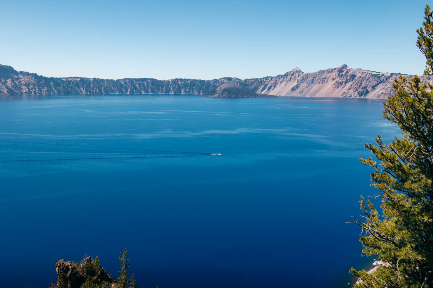 One day in Crater Lake - Roads and Destinations