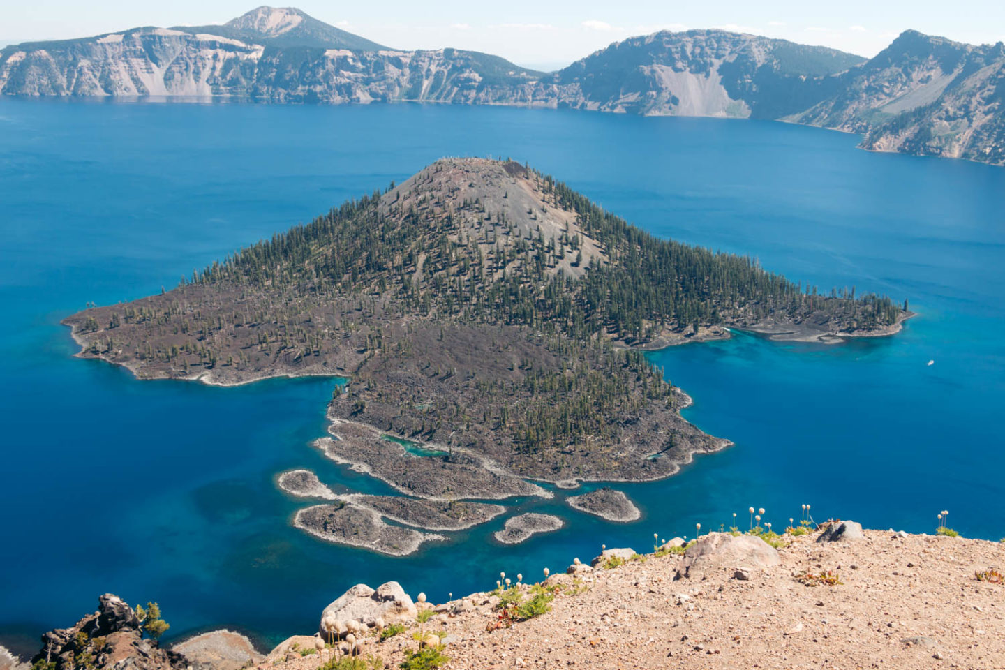 One day in Crater Lake - Roads and Destinations