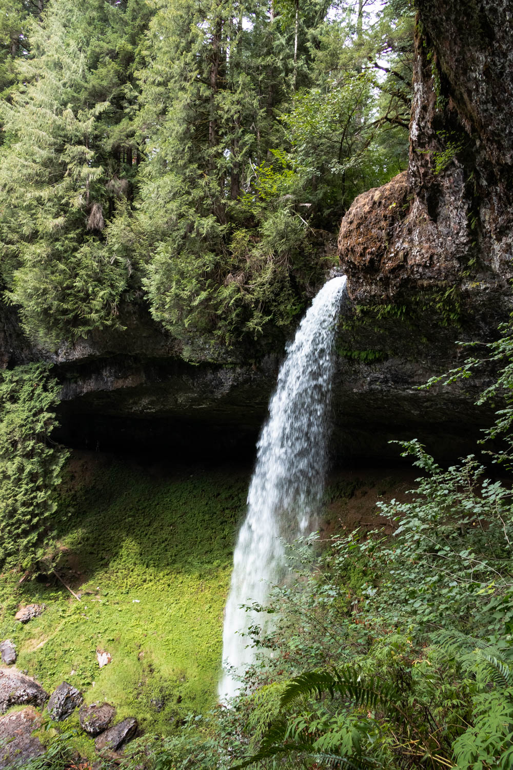 Trail of Ten Falls in Silver Falls State Park, Oregon - Roads and Destinations