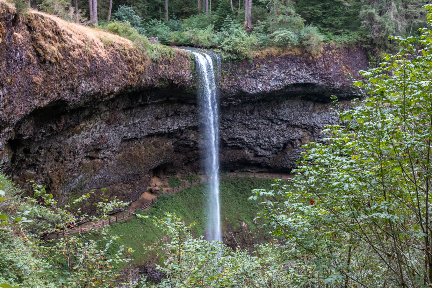 Trail of Ten Falls in Silver Falls State Park, Oregon - Roads and Destinations