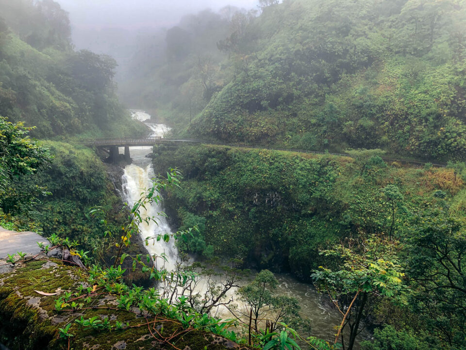Drive the Road to Hana during the rainy season - Roads and Destinations