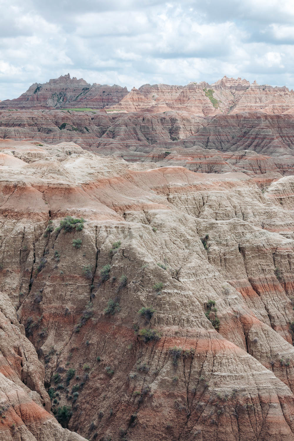 South Dakota - Roads and Destinations