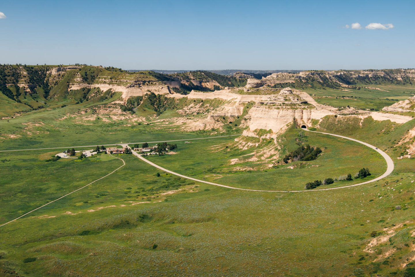 Scotts Bluff, Nebraska - Roads and Destinations