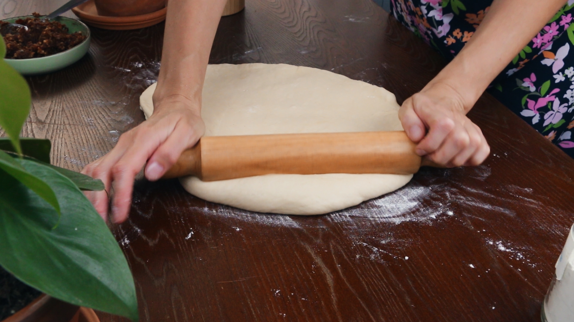 Jewish Sweet Delight How to Make Vegan CinnamonWalnut Babka Wreath