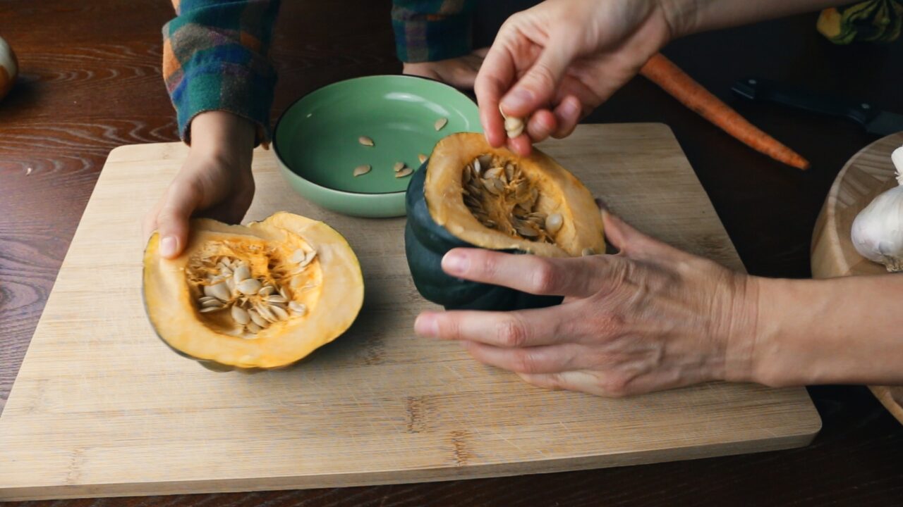 Roasted pumpkin and cauliflower soup - Roads and Destinations