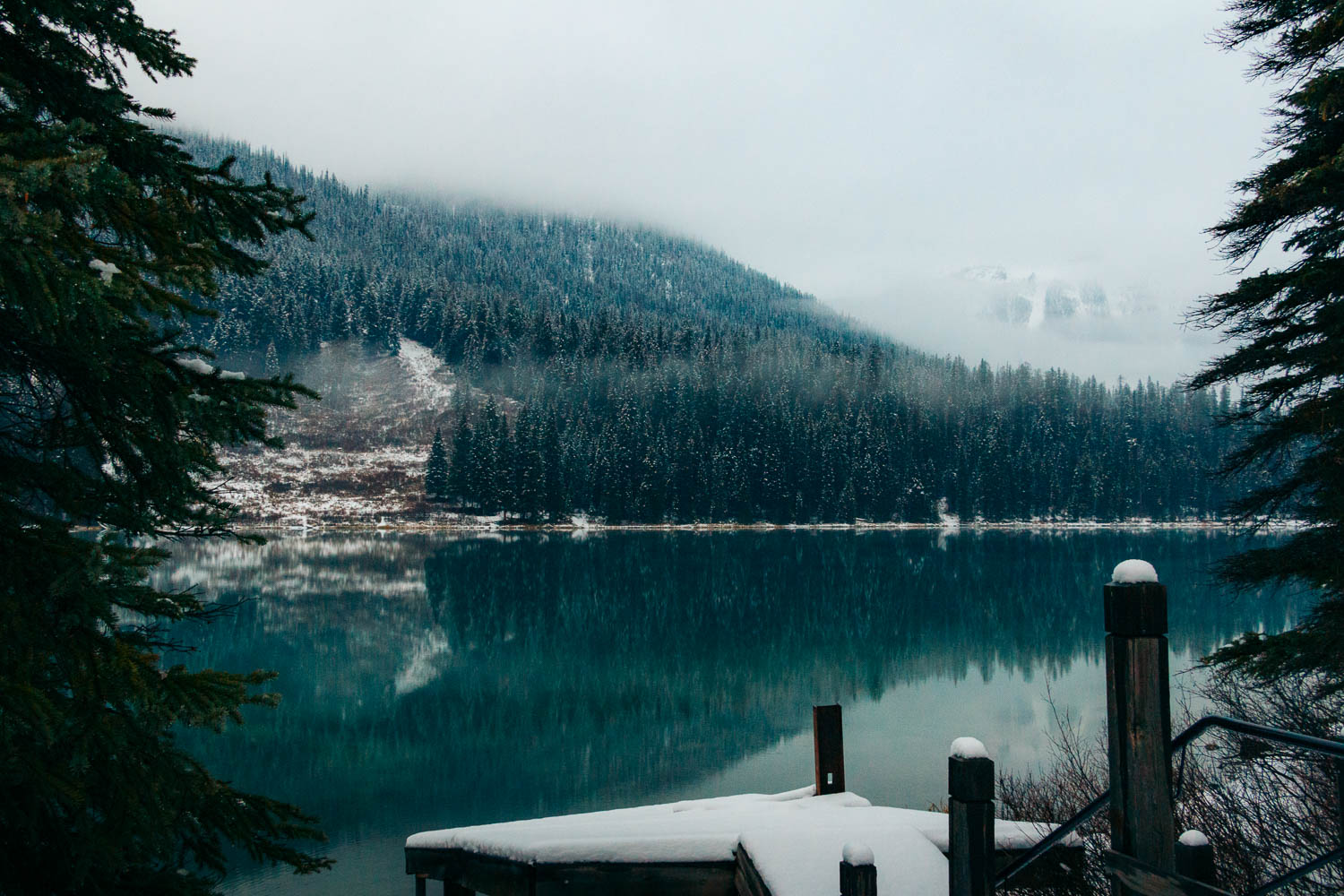 Banff National Park in November-early winter - Roads and Destinations