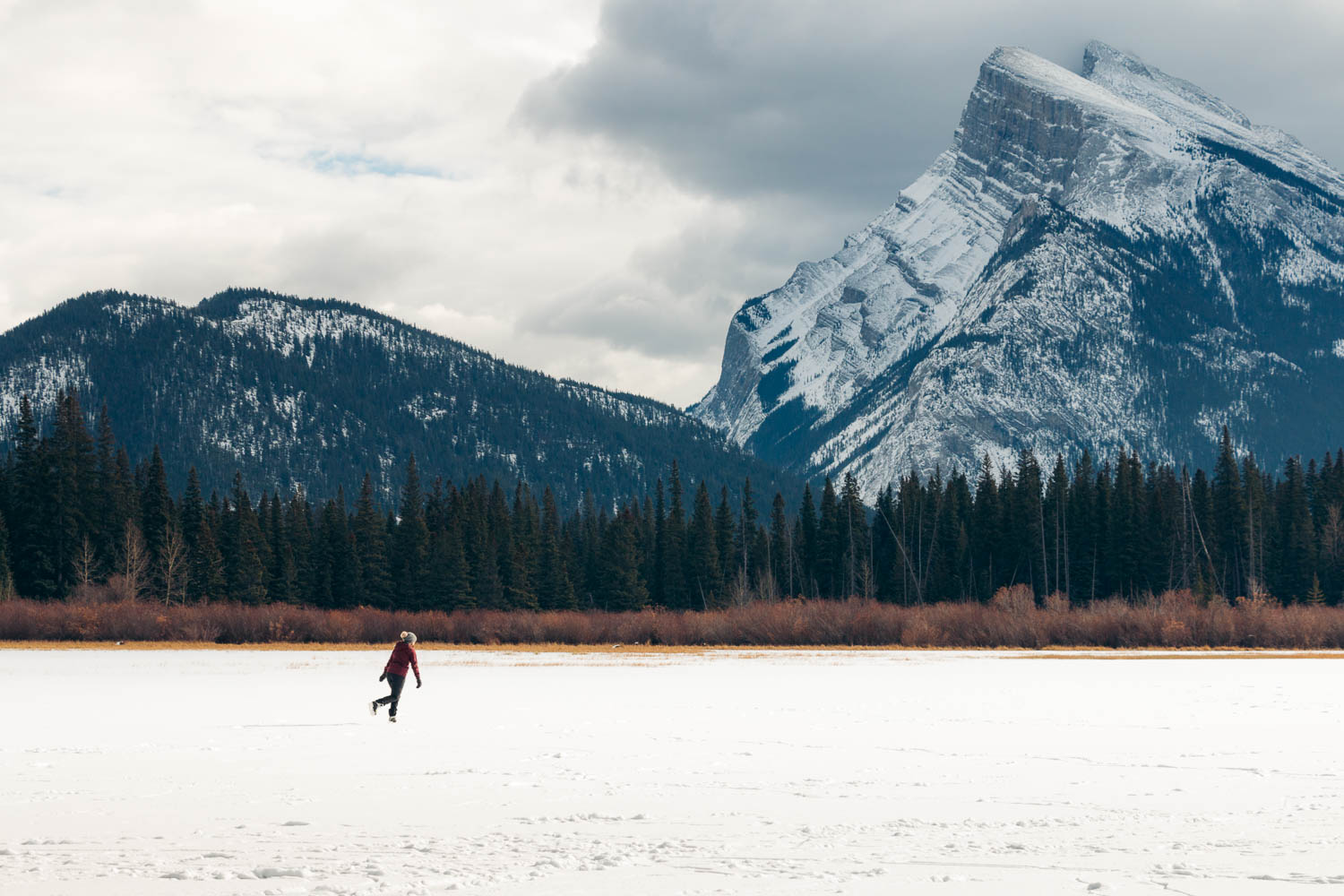 Banff National Park in November-early winter - Roads and Destinations