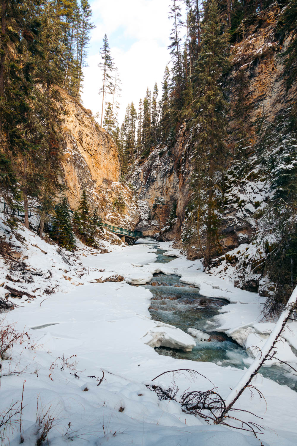 Banff National Park in November-early winter - Roads and Destinations