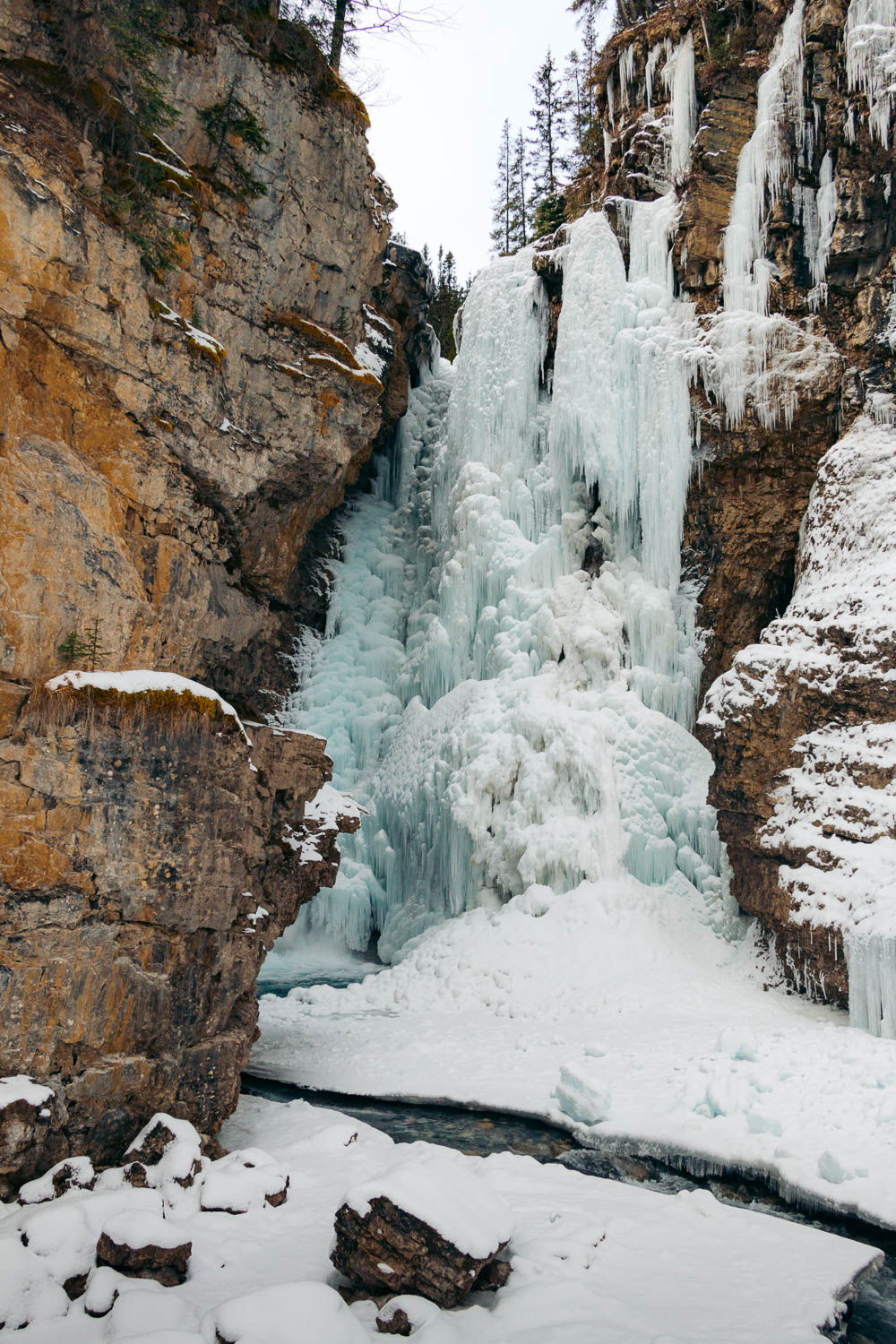 Banff National Park in November-early winter - Roads and Destinations