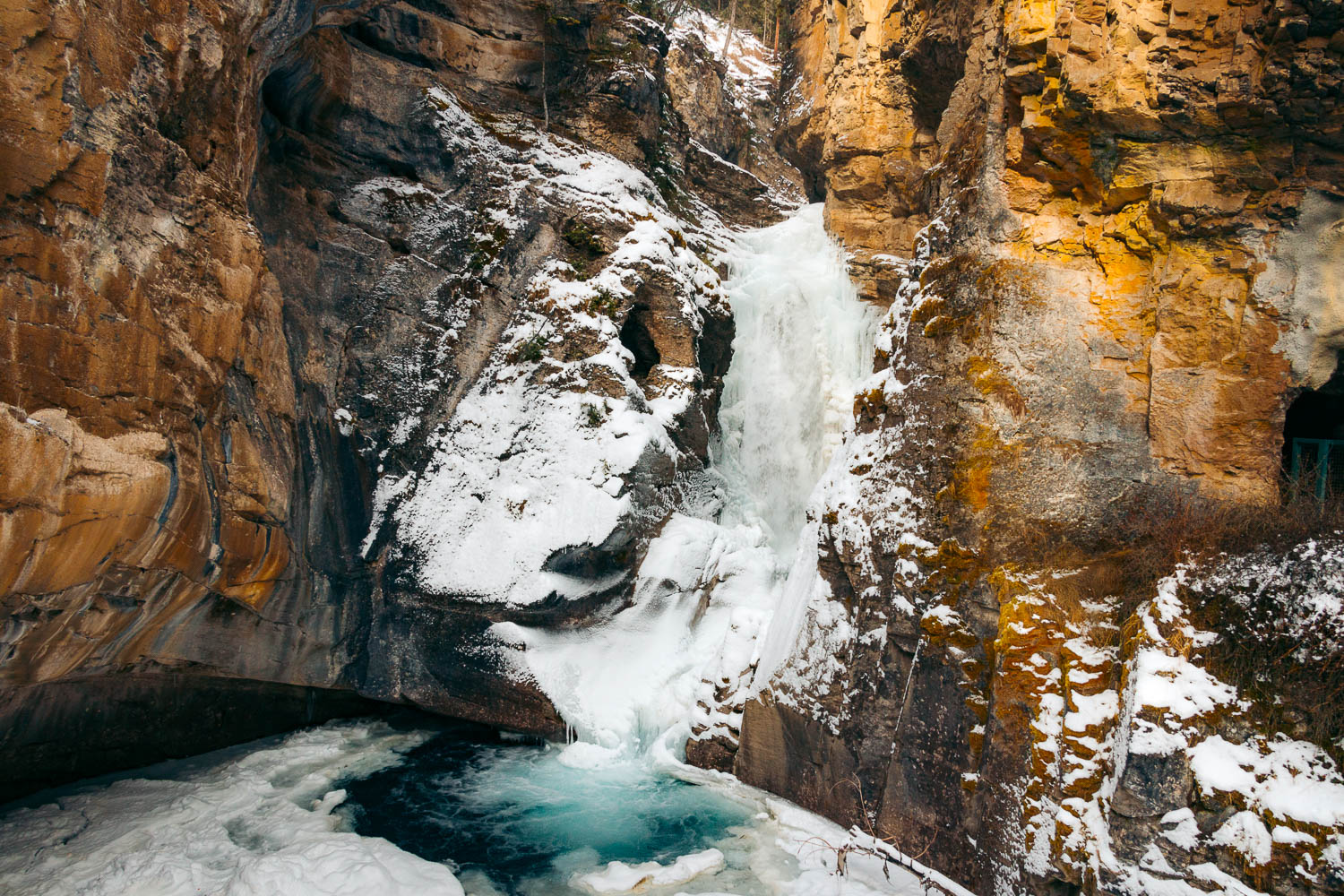 Frozen Waterfall Hike in Johnston Canyon - Roads and Destinations 