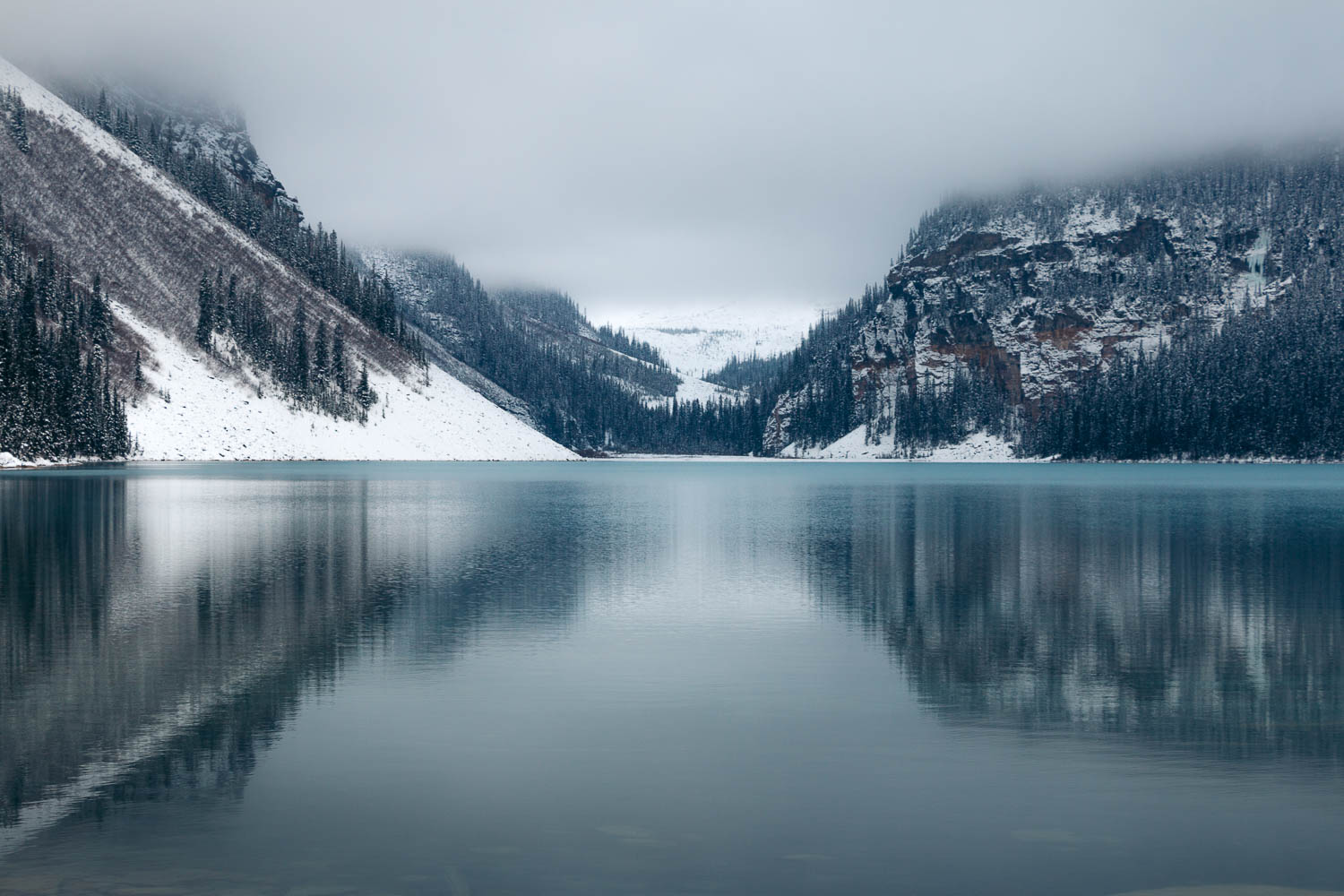 Lake Louise - Roads and Destinations