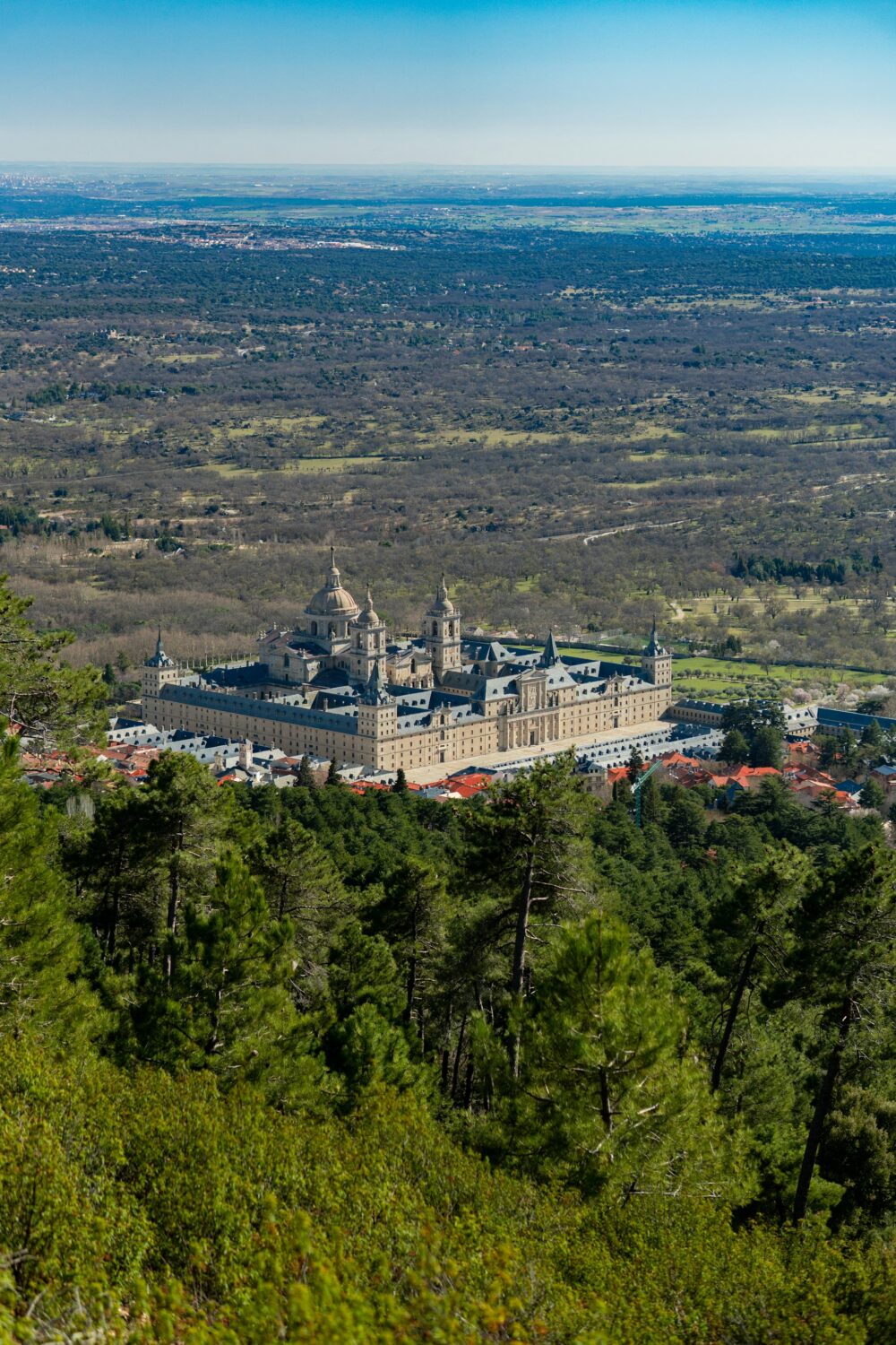 El Escorial - Roads and Destinations